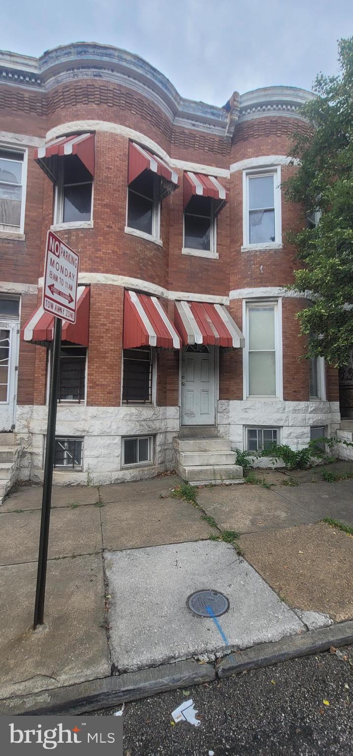 🔥 Investor Special – 1822 N. Monroe St, Baltimore, MD 21217 🔥
💰 Only $60,000 – Priced to Move! 💰
Attention investors! Unlock the potential of this Baltimore City gem. 1822 N. Monroe Street is a 3-bedroom, 1-bath rowhome in need of rehab — but loaded with opportunity. Whether you're looking to fix & flip, BRRRR, or hold as a rental, this is your next smart move.
🏚 Property Highlights:
3 Bedrooms / 1 Bath
Full basement
Brick exterior
Fenced rear yard
Strong layout with room to reimagine
Some original character intact
📍 Located in Sandtown-Winchester
Minutes to downtown, Druid Hill Park, Coppin State University, Mondawmin Mall, and public transit. Surrounded by rehabs and redevelopment — the area is on the rise.
💡 Investment Opportunity:
ARV potential: $130K+ depending on finishes
Ideal for Section 8 or traditional rental
Nearby comps recently sold renovated
Low property taxes
Sold strictly as-is
🚀 $60,000 – CASH OR HARD MONEY ONLY
At this price, it won’t last long. Bring your contractor and your vision!
📞 Call/Text today to set up a walkthrough.
Your next great Baltimore investment is waiting!