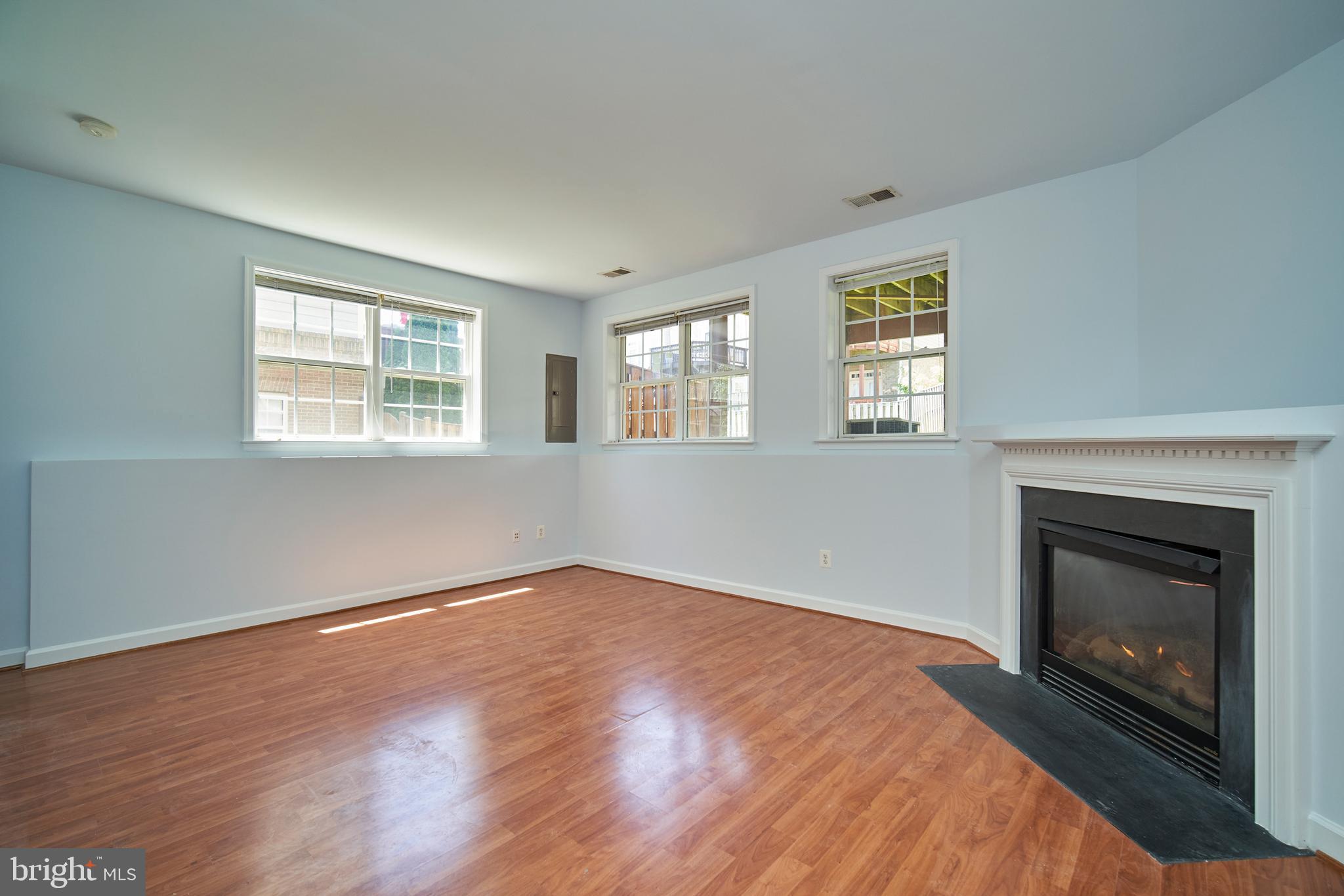 LANSDOWNE ON THE POTOMAC - Residential Lease