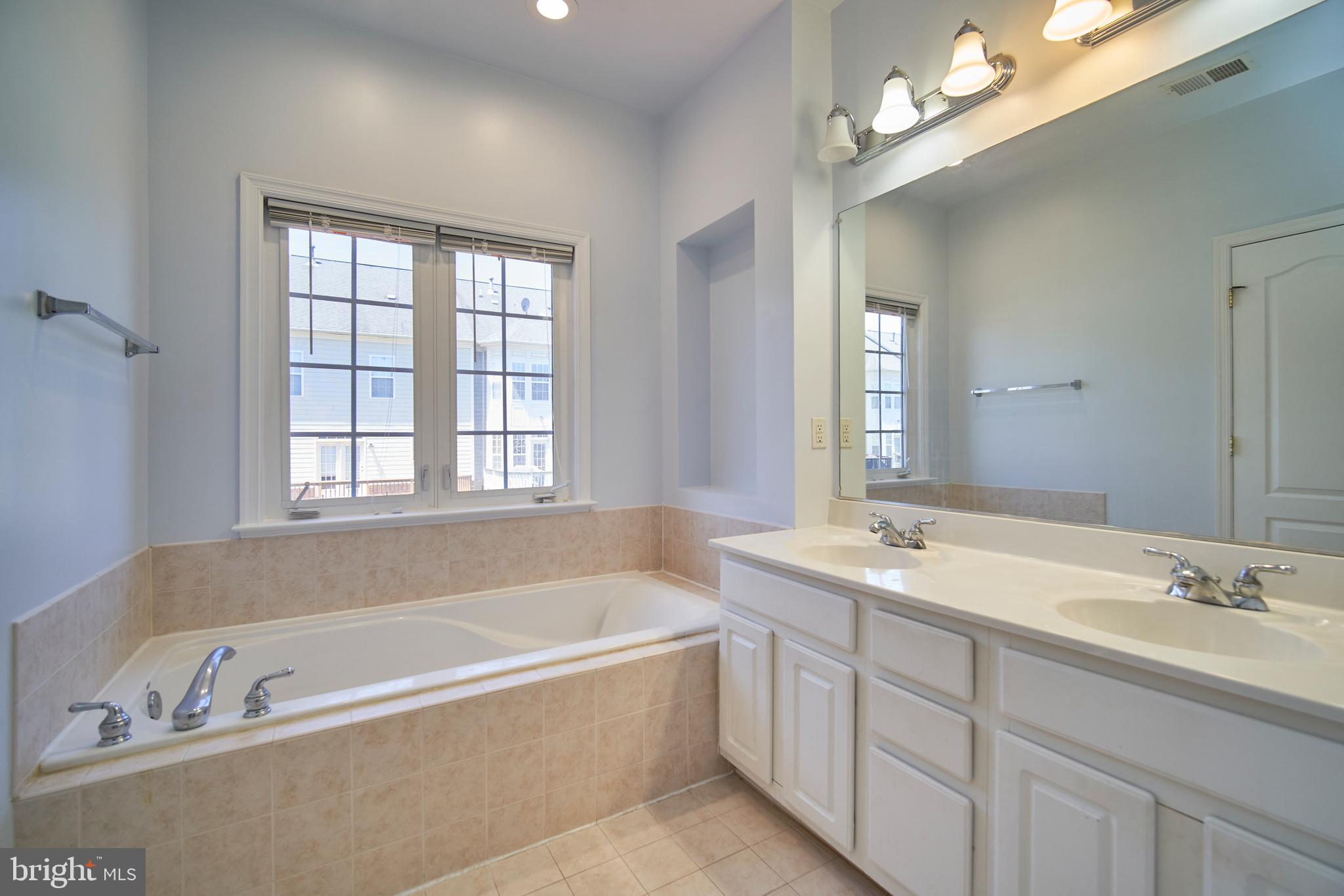 LANSDOWNE ON THE POTOMAC - Residential Lease