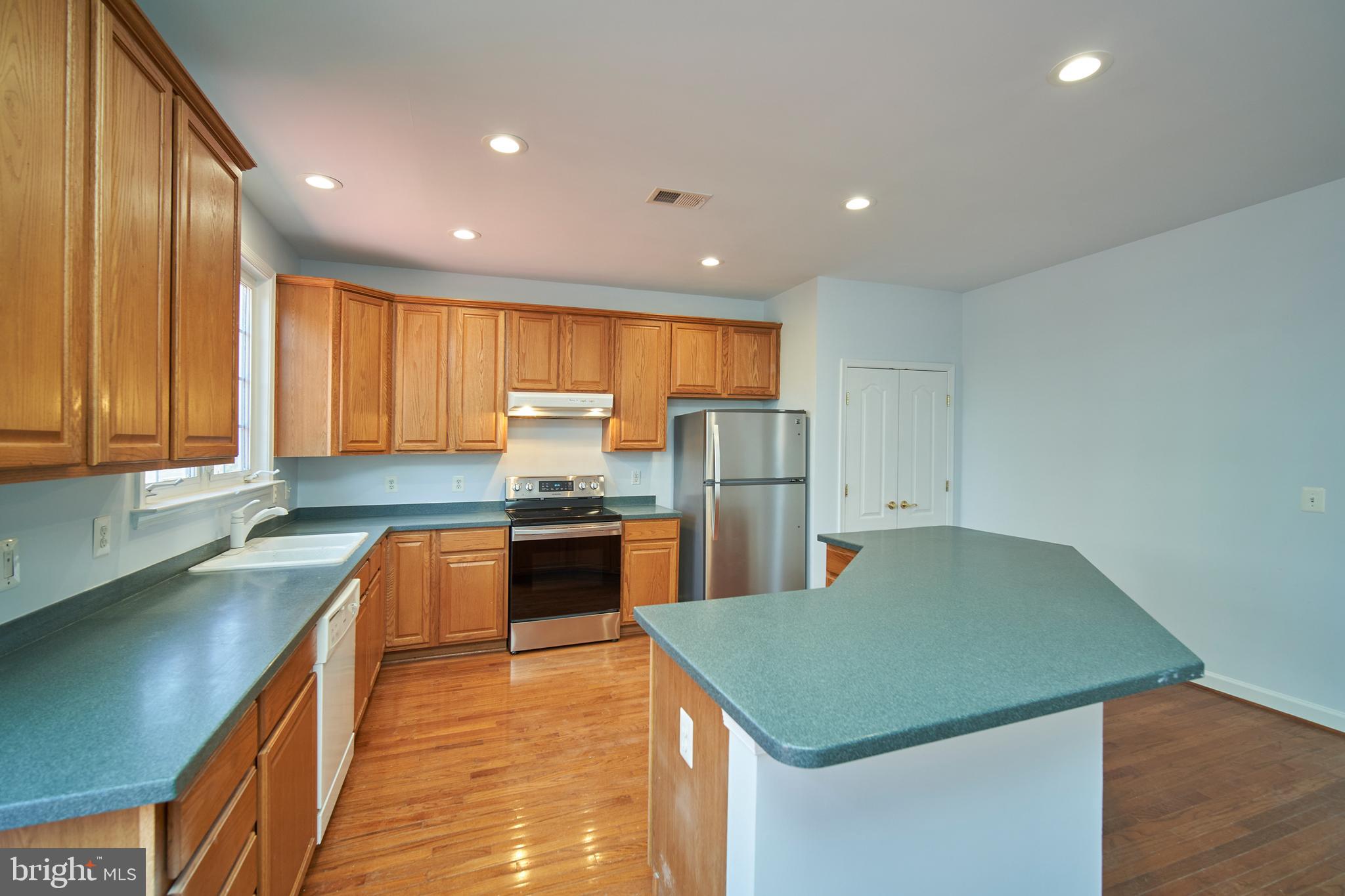 LANSDOWNE ON THE POTOMAC - Residential Lease