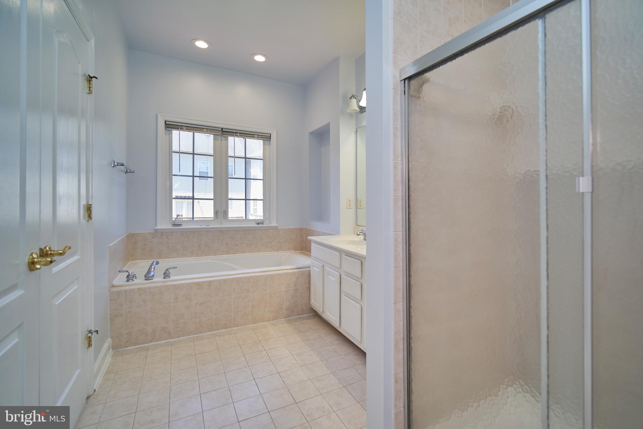 LANSDOWNE ON THE POTOMAC - Residential Lease