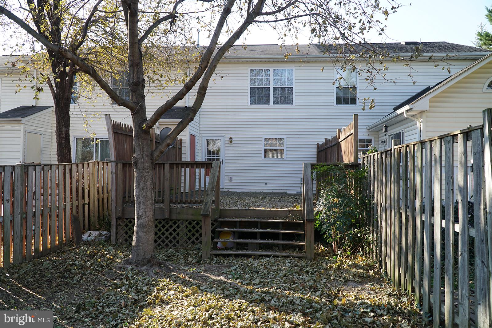 HUNTINGTON MEADOWS - Residential Lease