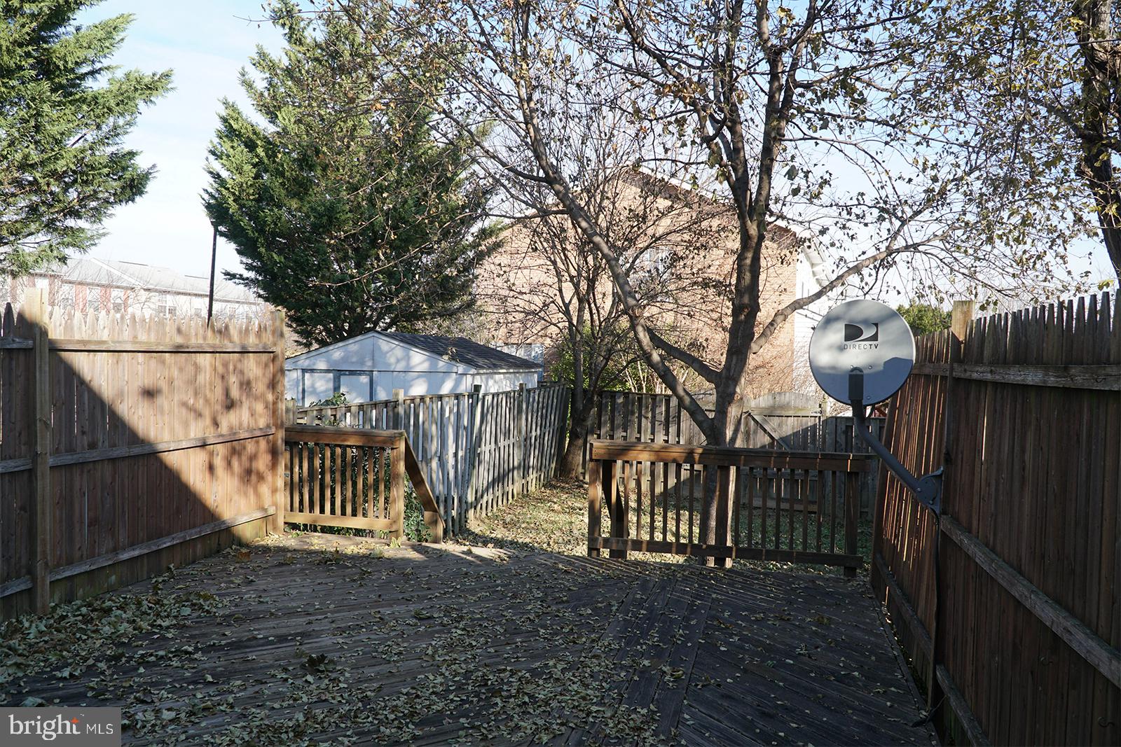 HUNTINGTON MEADOWS - Residential Lease