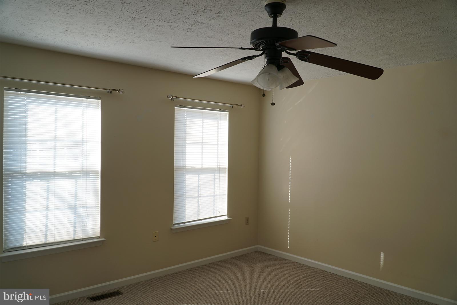 HUNTINGTON MEADOWS - Residential Lease