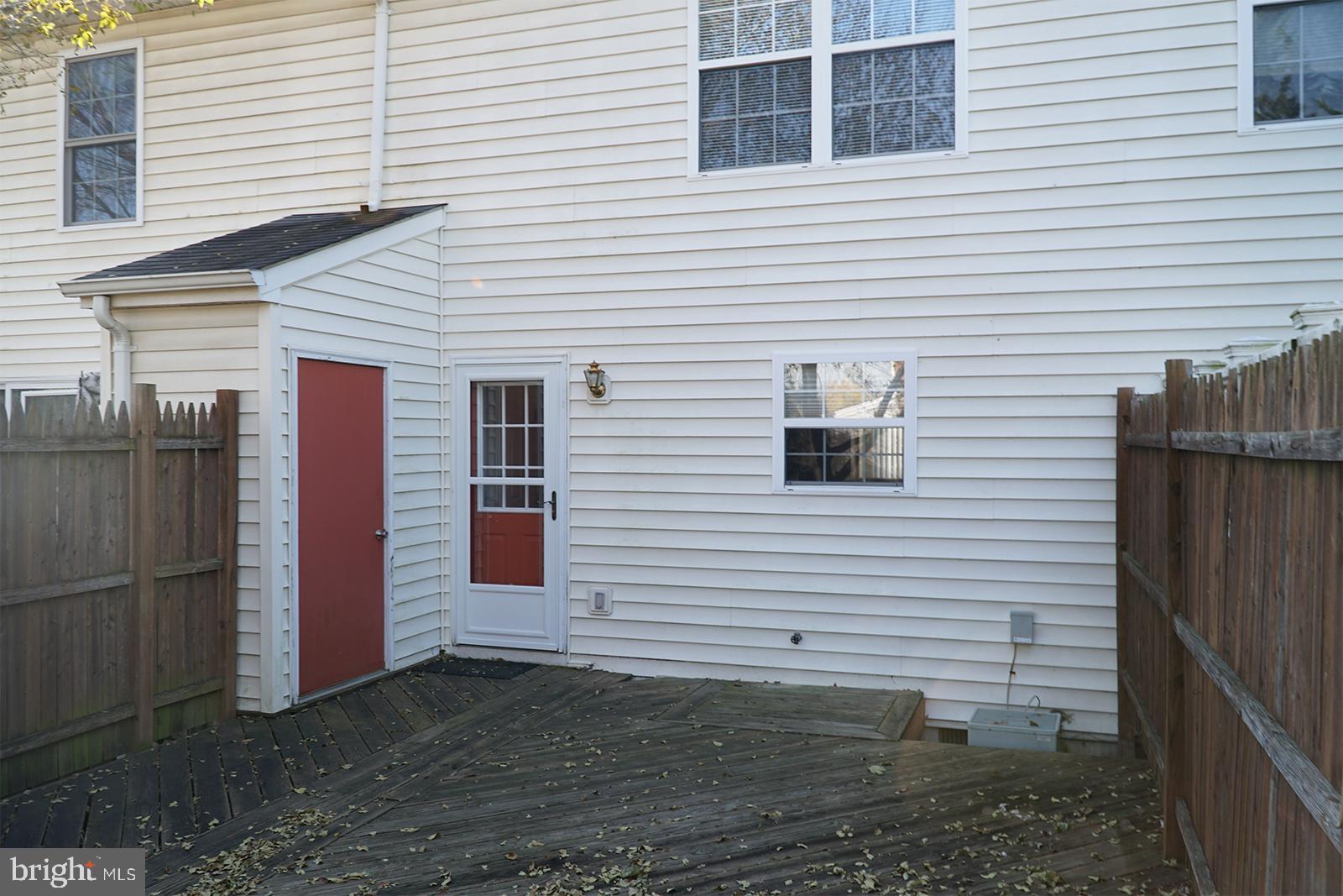 HUNTINGTON MEADOWS - Residential Lease