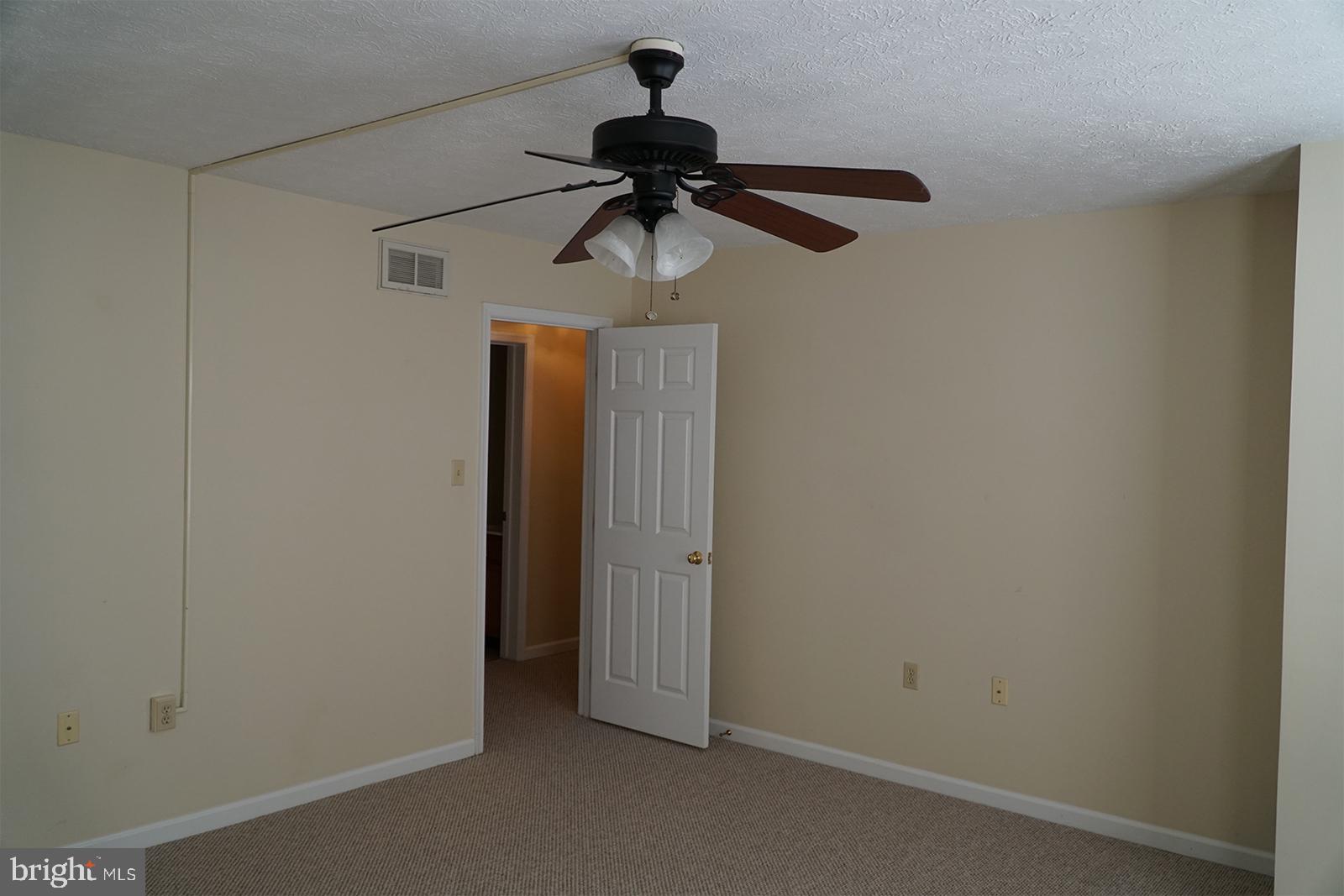 HUNTINGTON MEADOWS - Residential Lease