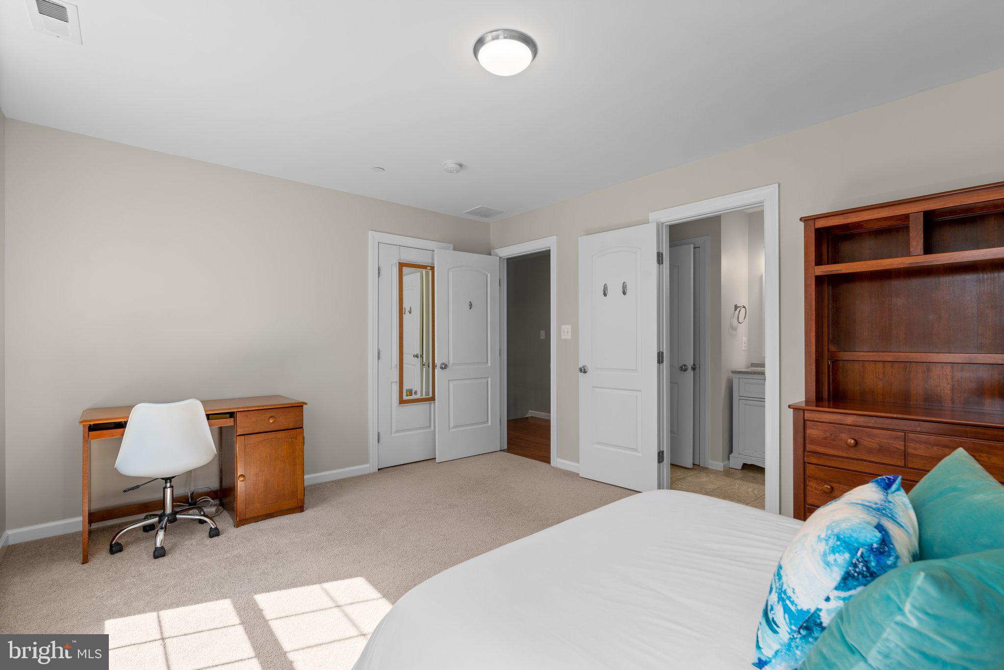 ROBINSON LANDING - Residential