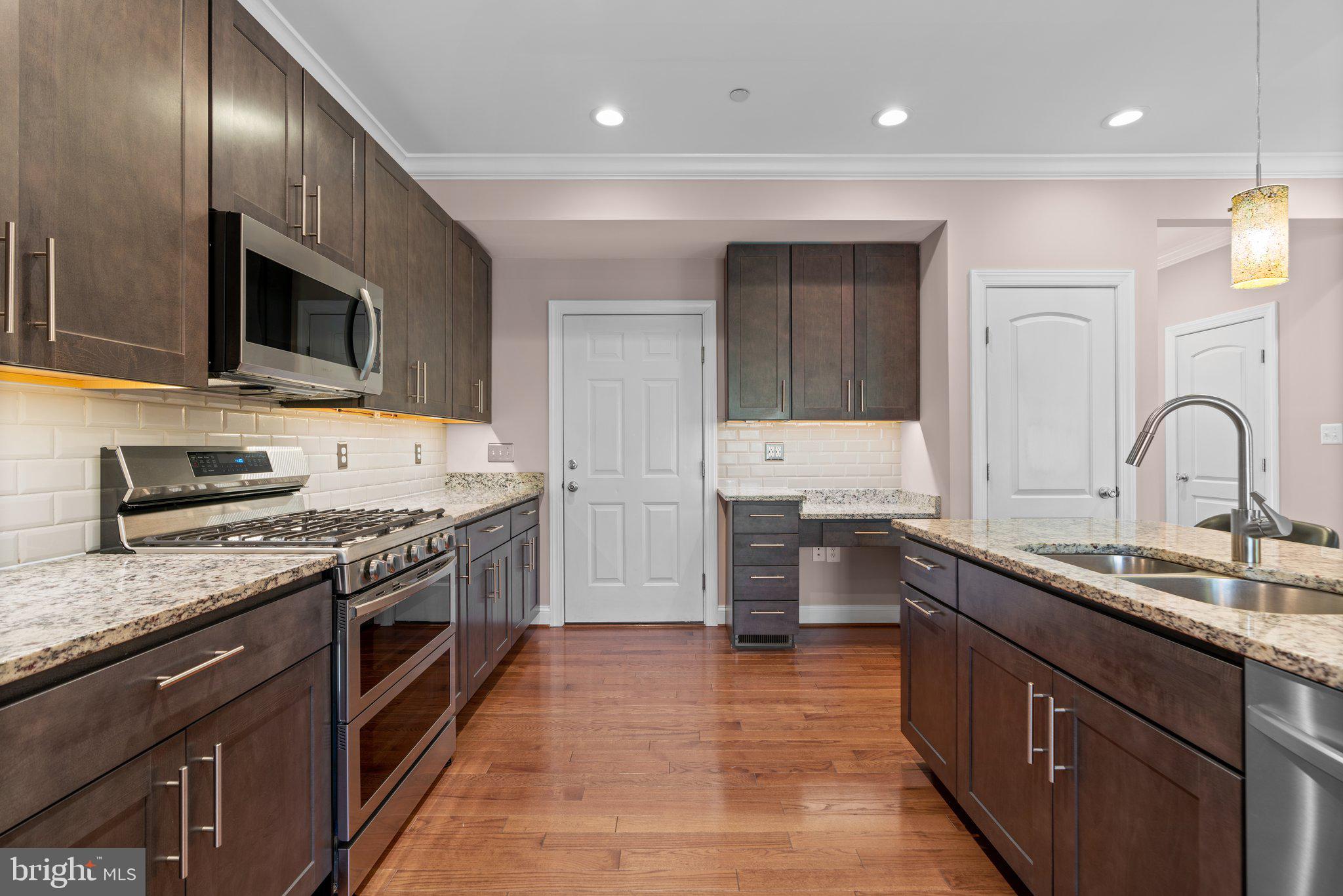 ROBINSON LANDING - Residential