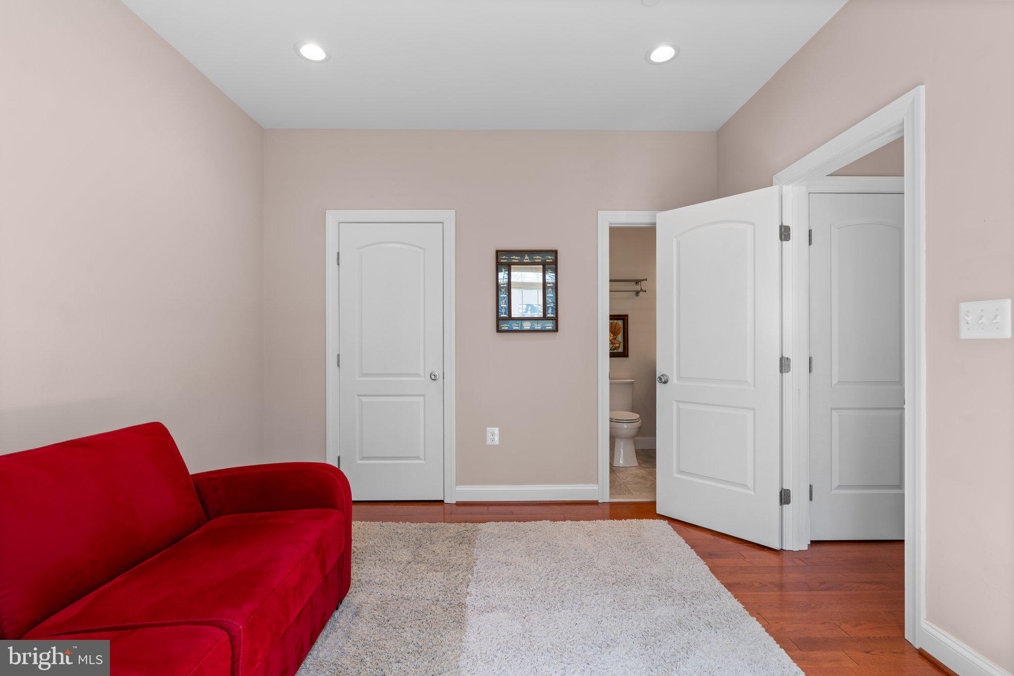 ROBINSON LANDING - Residential