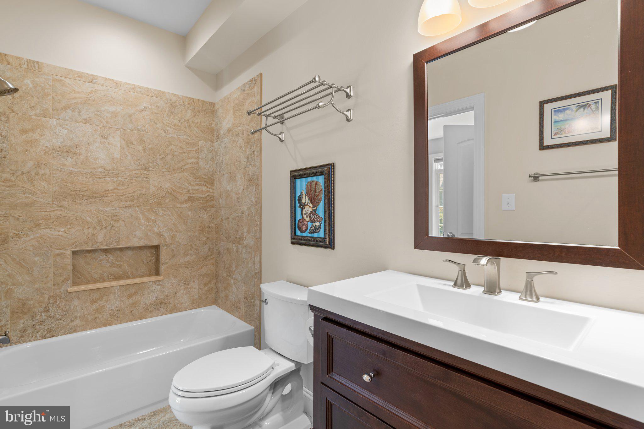 ROBINSON LANDING - Residential