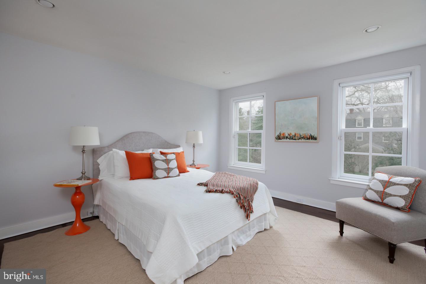 CHESTNUT HILL - Residential