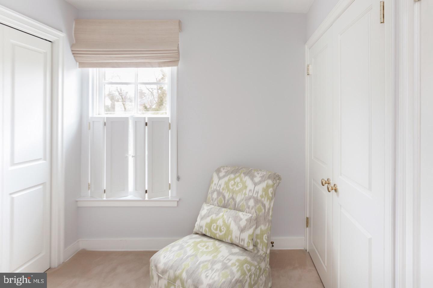 CHESTNUT HILL - Residential