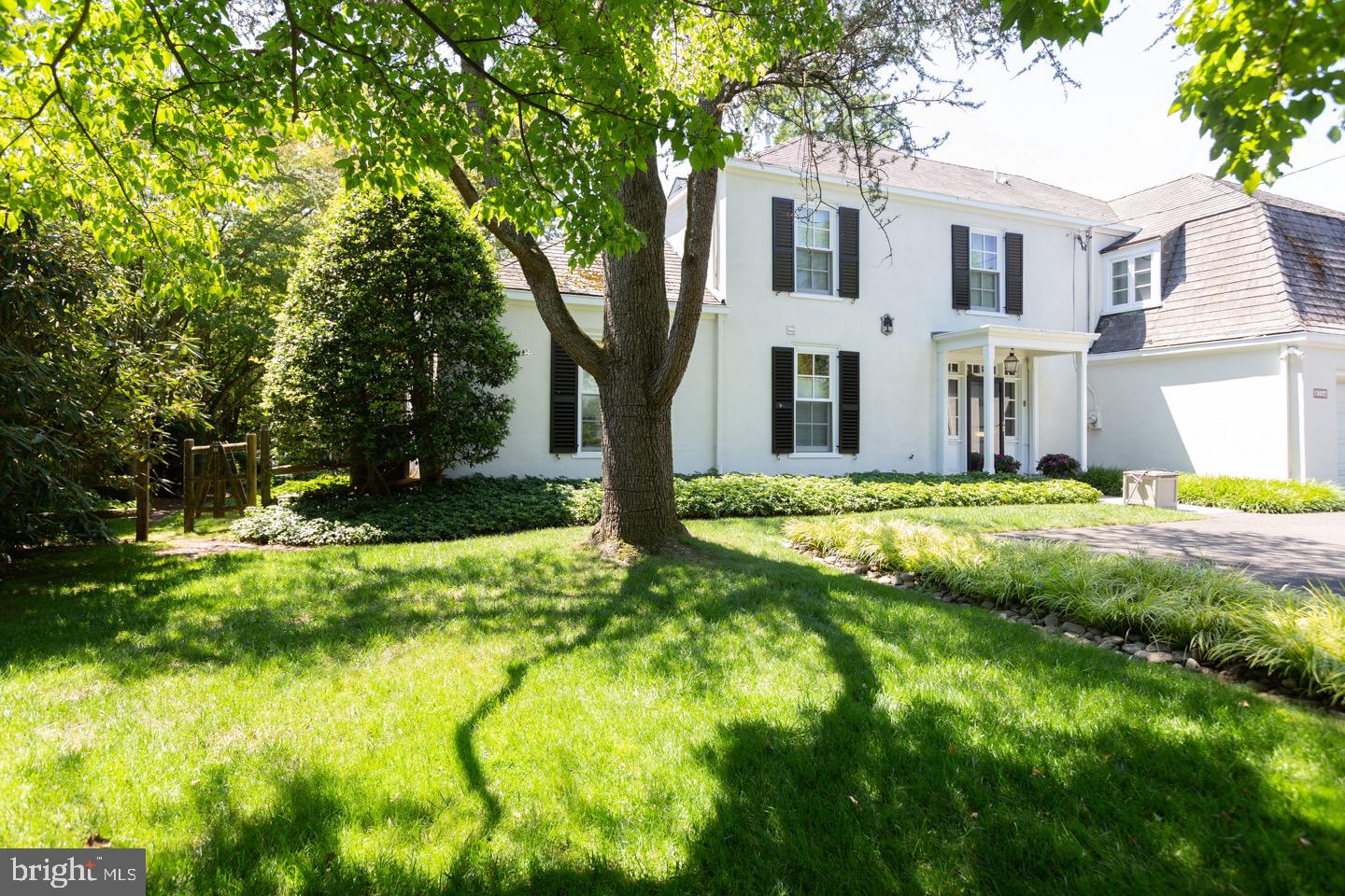 CHESTNUT HILL - Residential