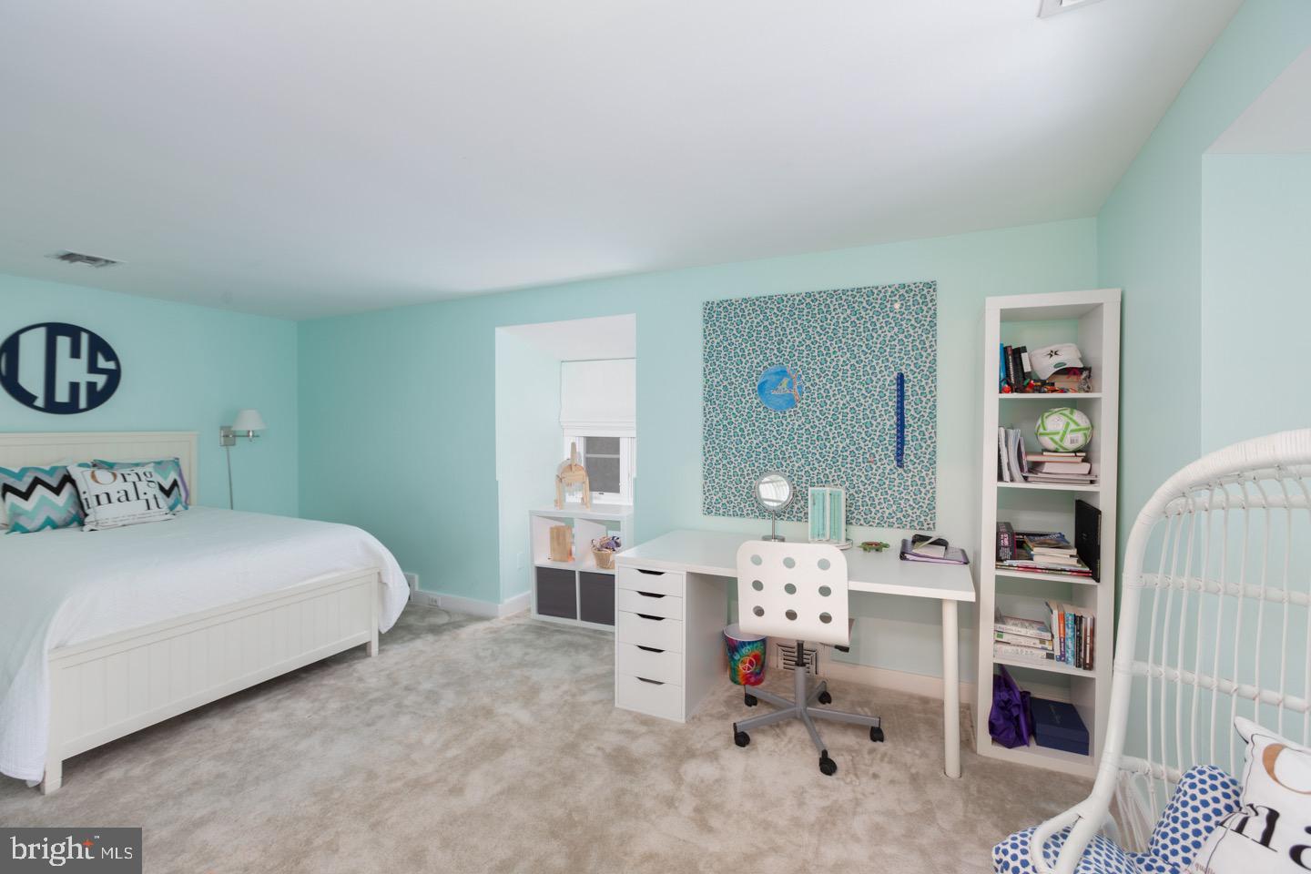 CHESTNUT HILL - Residential