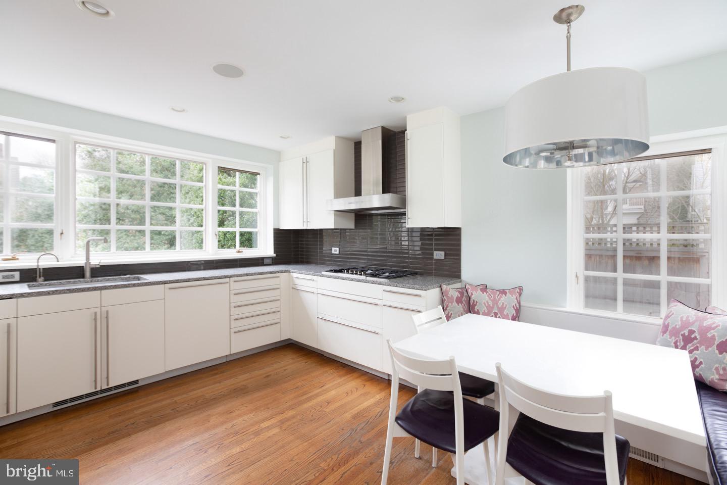 CHESTNUT HILL - Residential