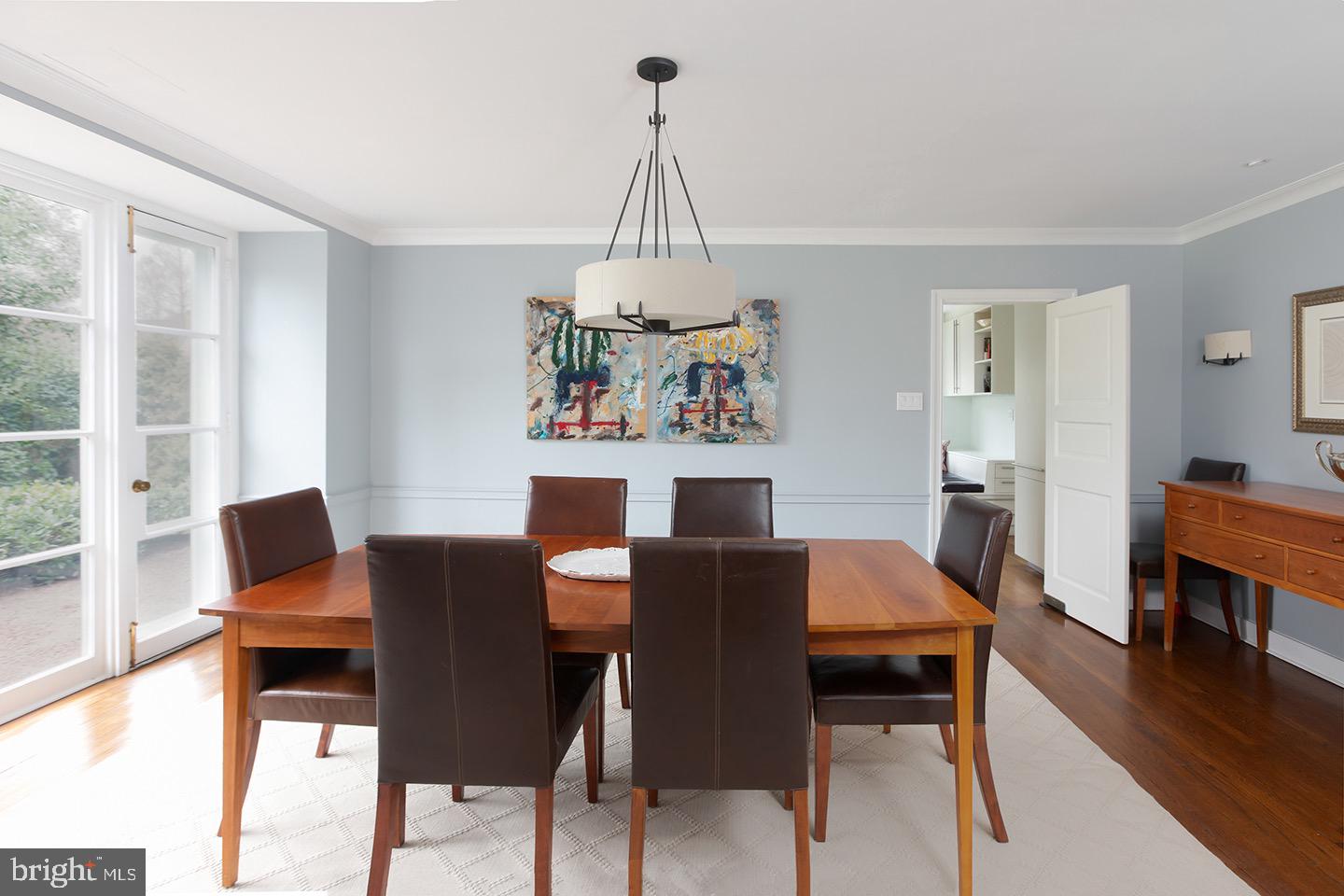 CHESTNUT HILL - Residential