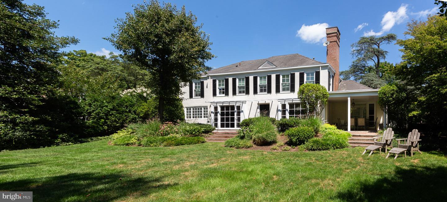 CHESTNUT HILL - Residential