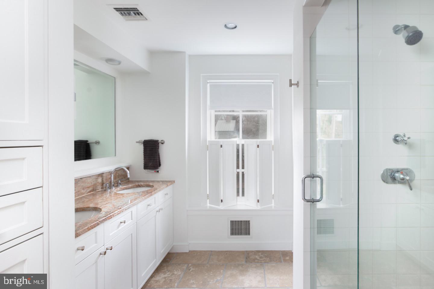 CHESTNUT HILL - Residential