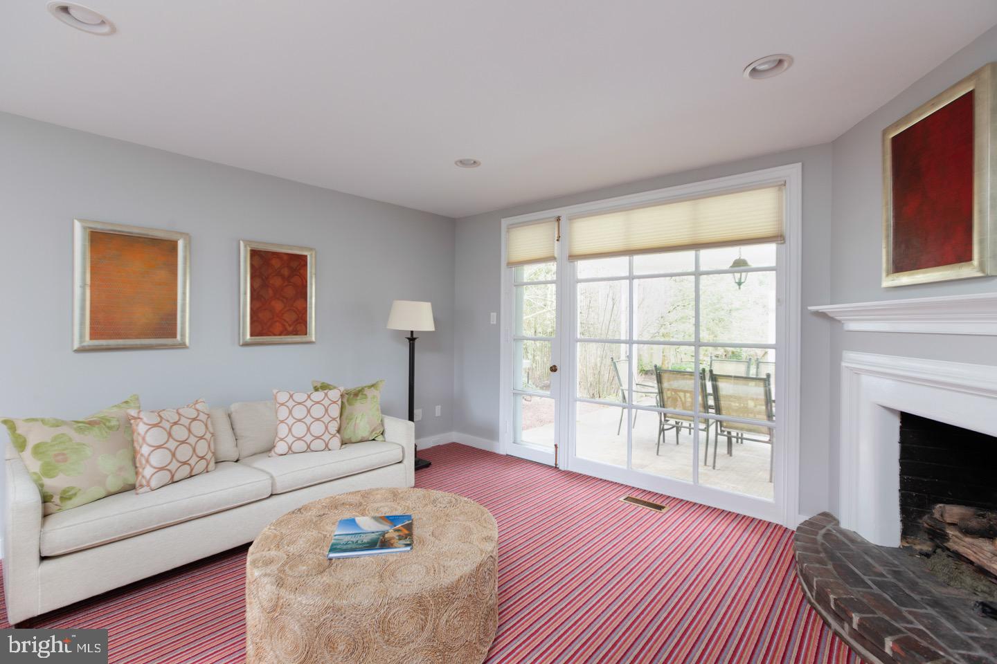 CHESTNUT HILL - Residential