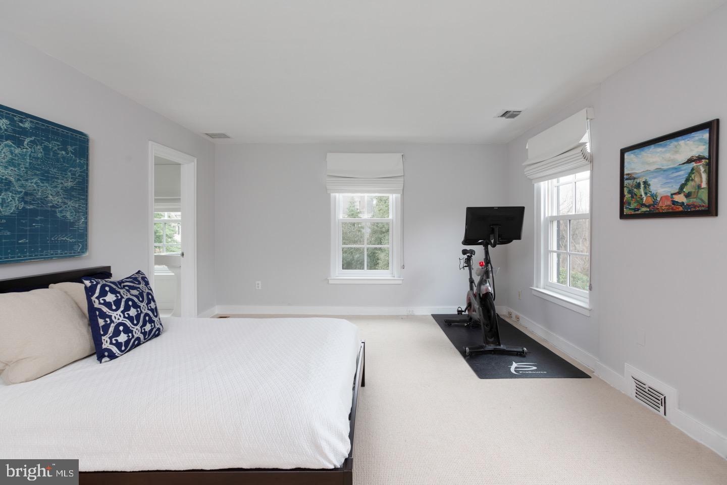 CHESTNUT HILL - Residential