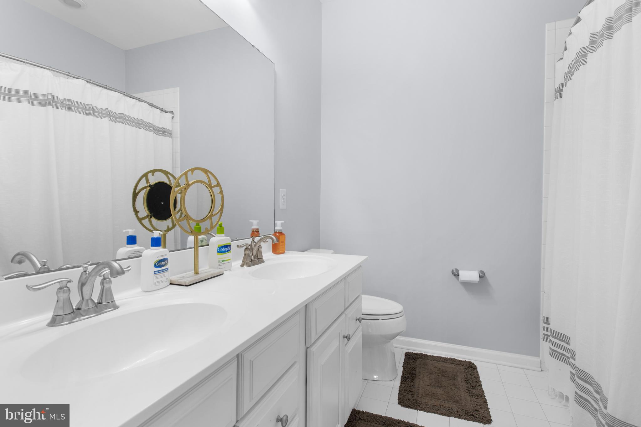 ORCHARD SQUARE - Residential