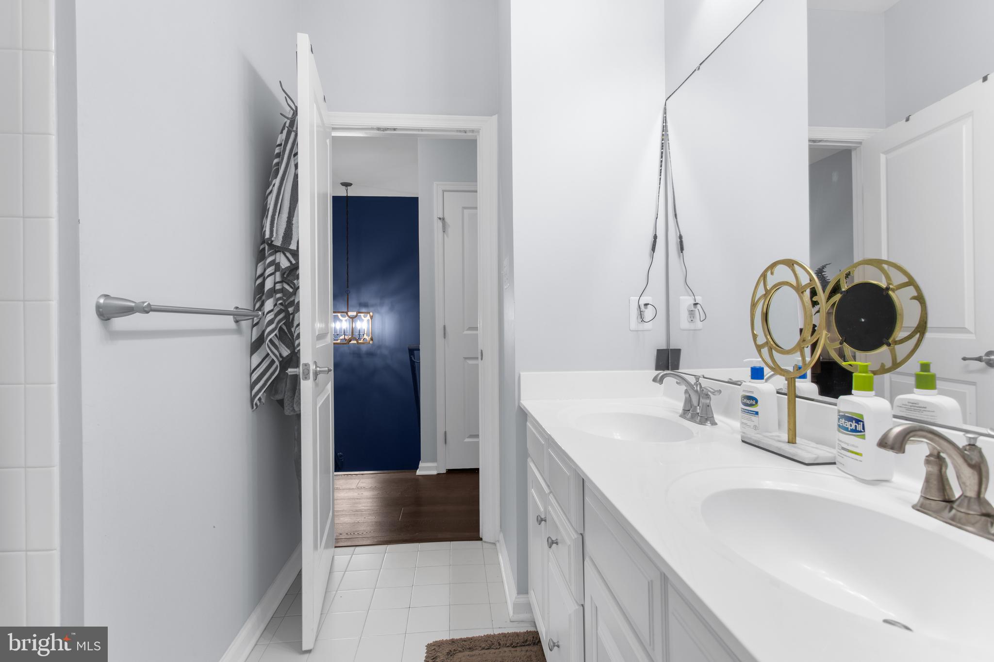 ORCHARD SQUARE - Residential