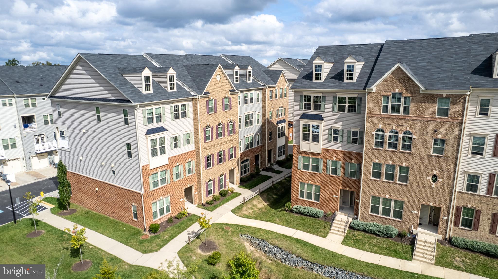 ORCHARD SQUARE - Residential