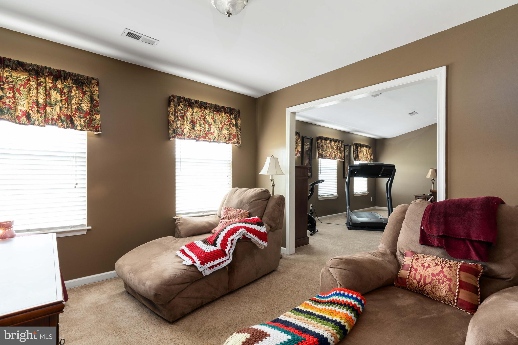 MEADOWLAND - Residential