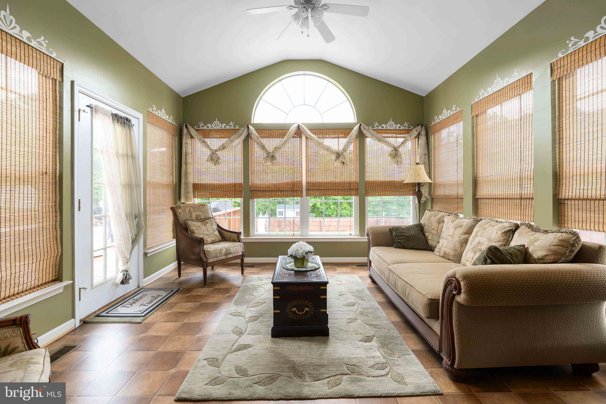 MEADOWLAND - Residential