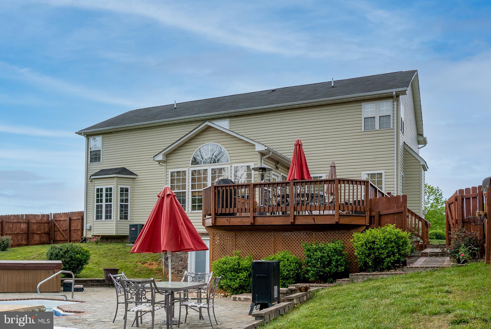 MEADOWLAND - Residential