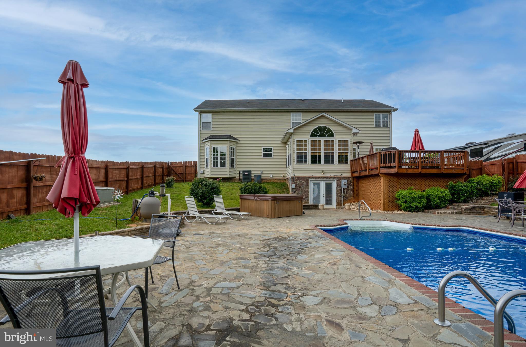 MEADOWLAND - Residential