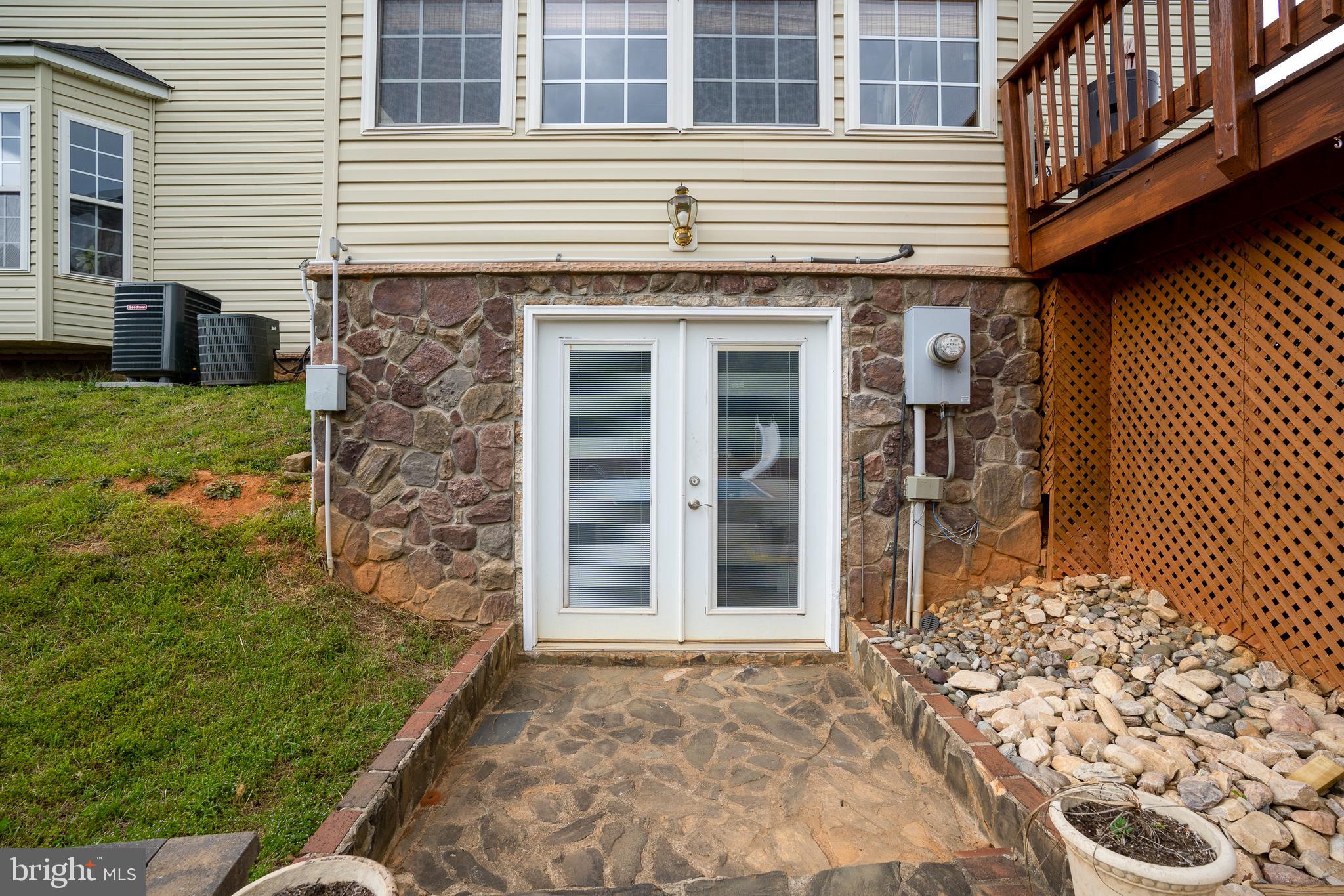 MEADOWLAND - Residential