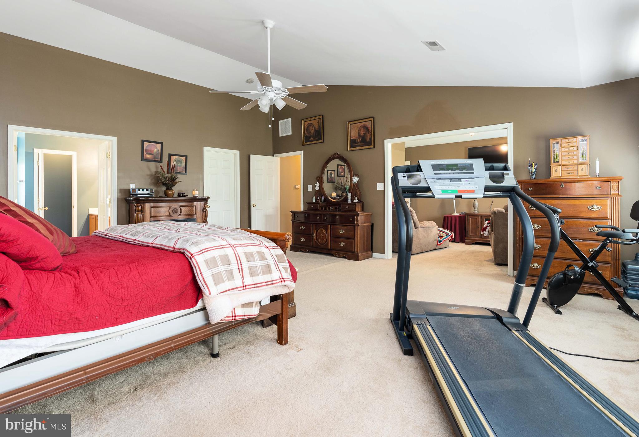 MEADOWLAND - Residential