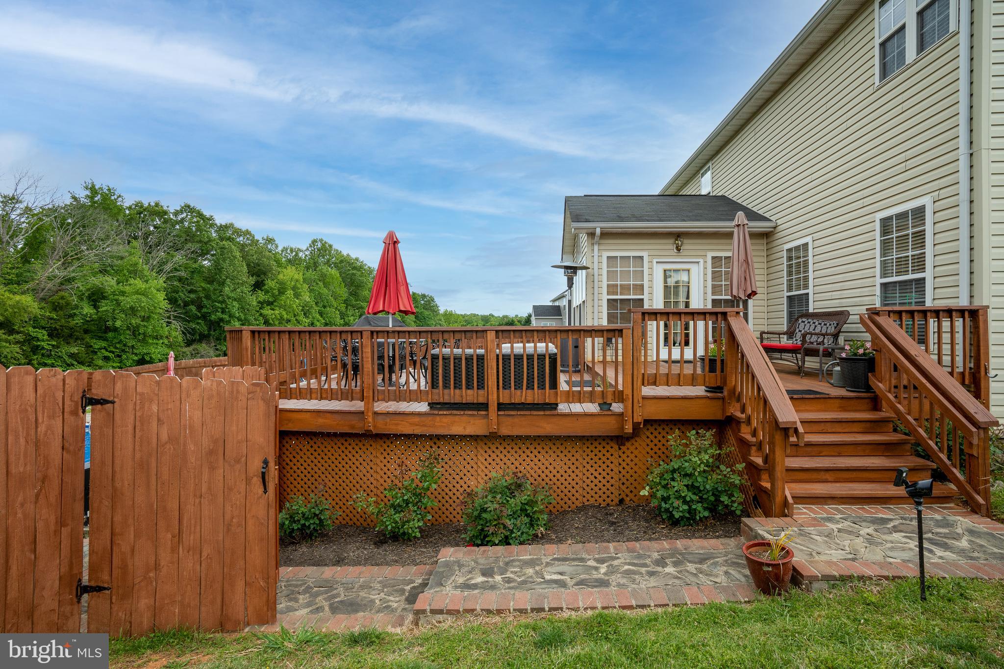 MEADOWLAND - Residential