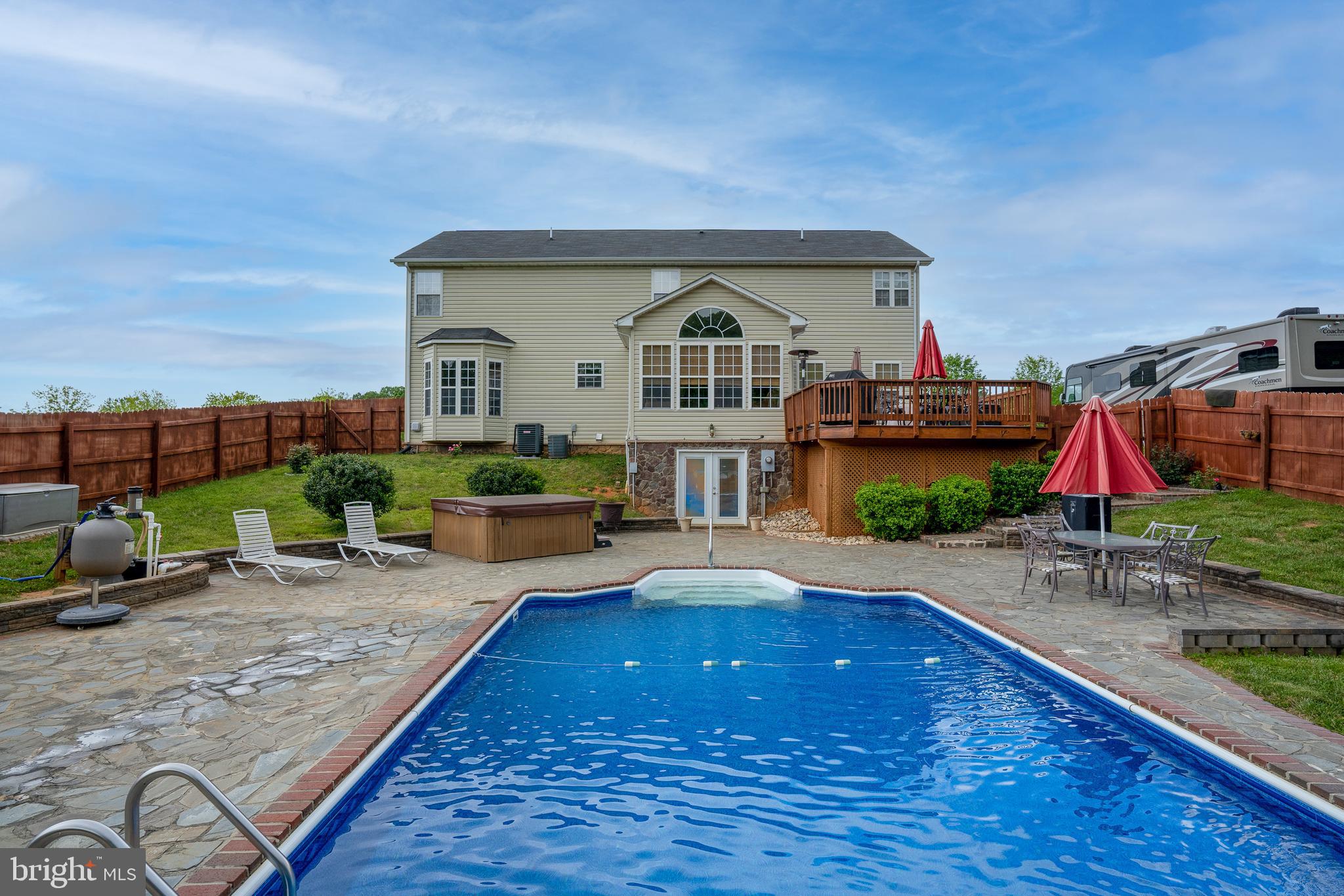 MEADOWLAND - Residential