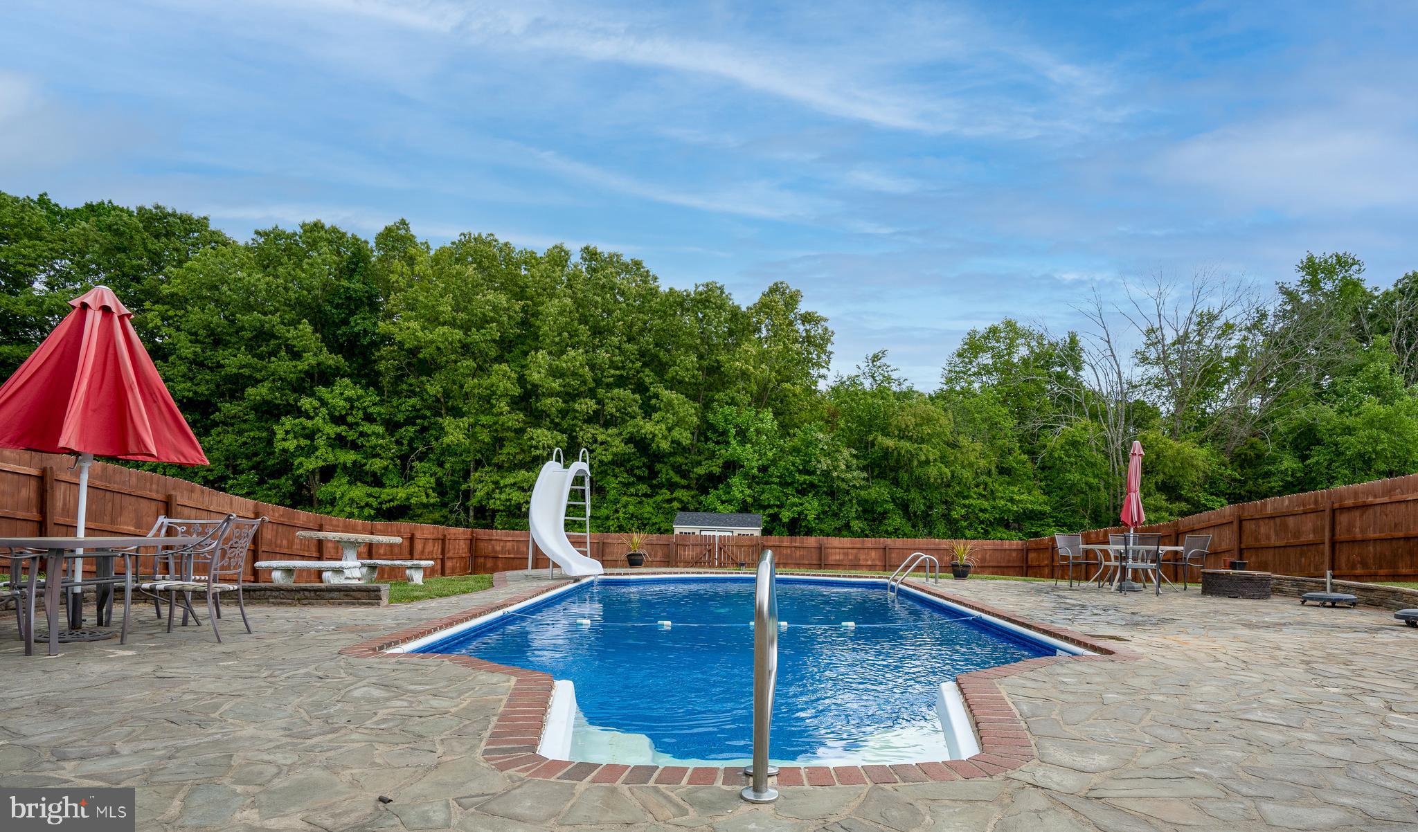 MEADOWLAND - Residential