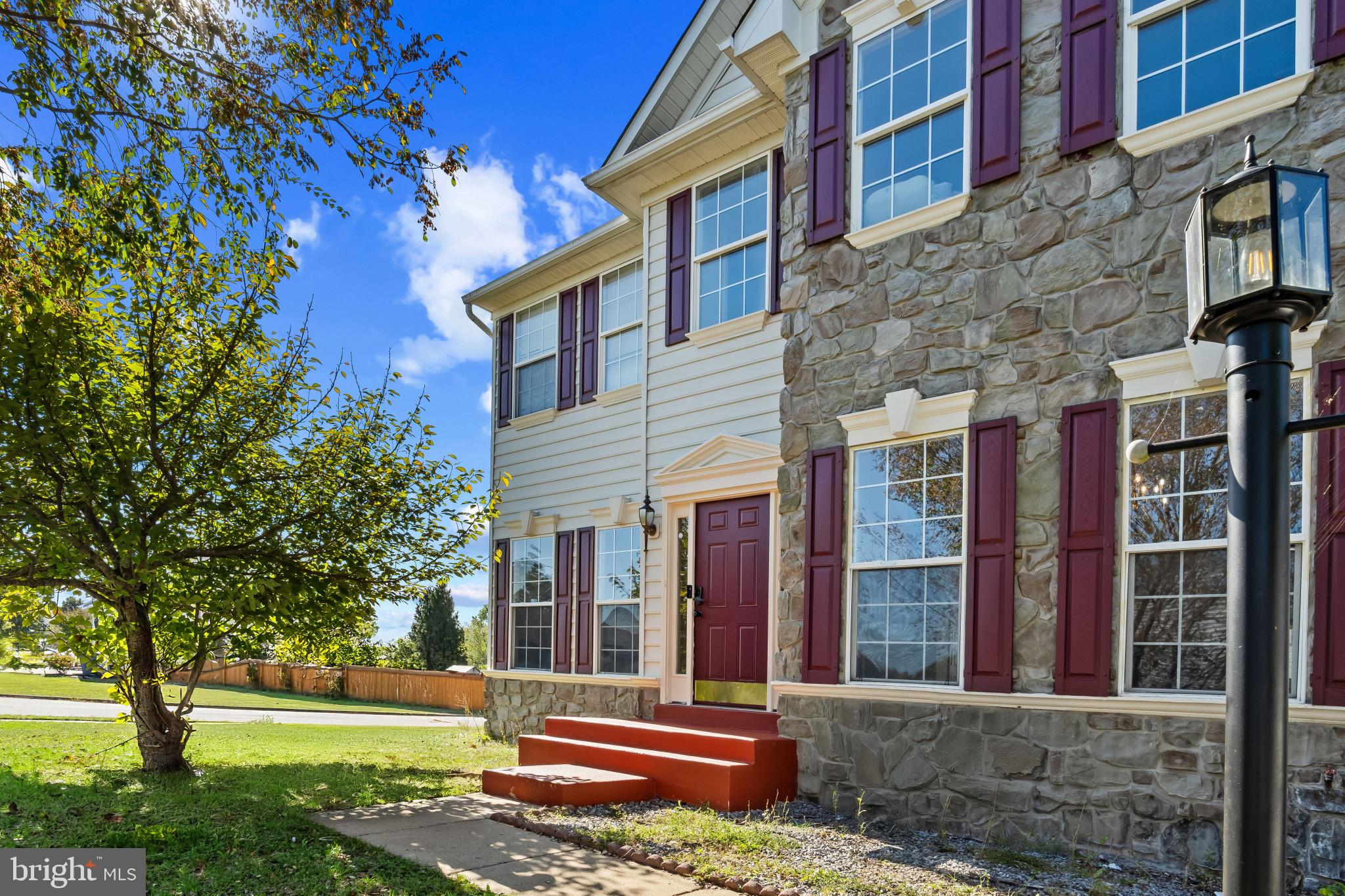 10853 KING NOBEL LANE