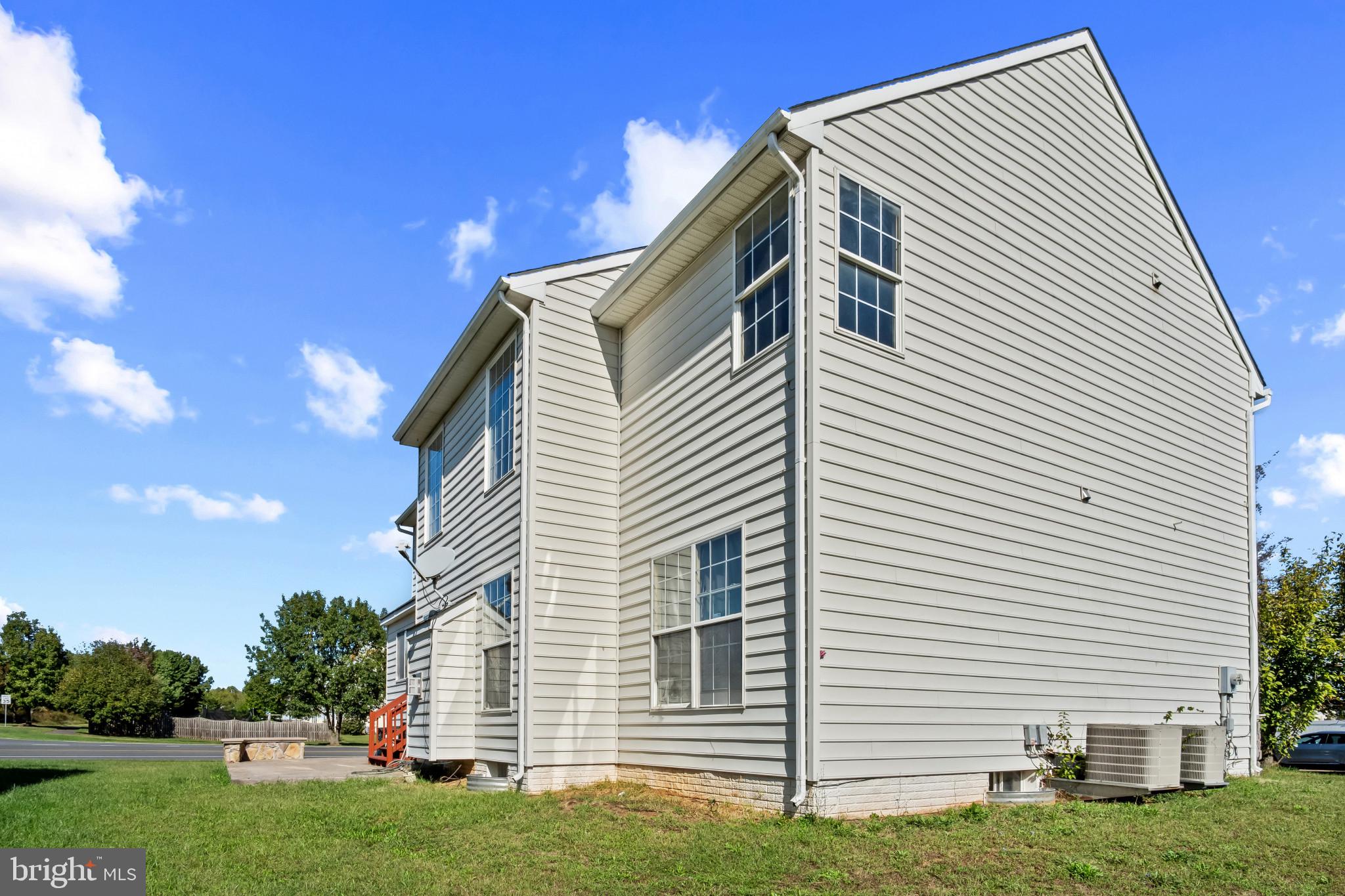 10853 KING NOBEL LANE