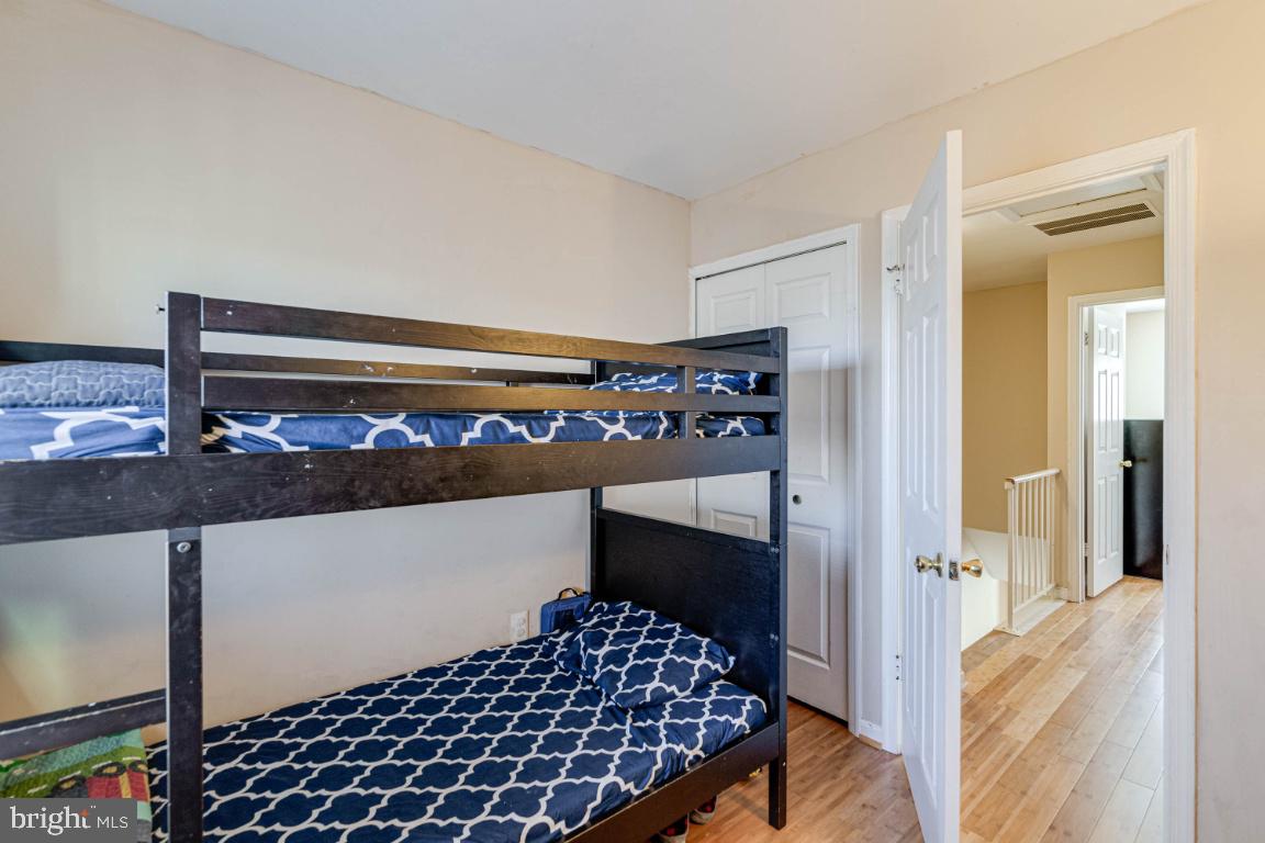 RIVER OAKS - Residential