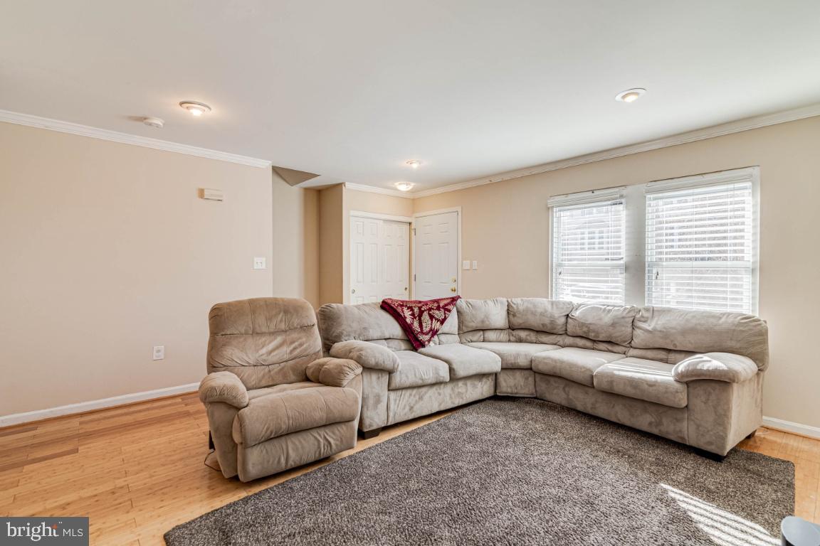 RIVER OAKS - Residential