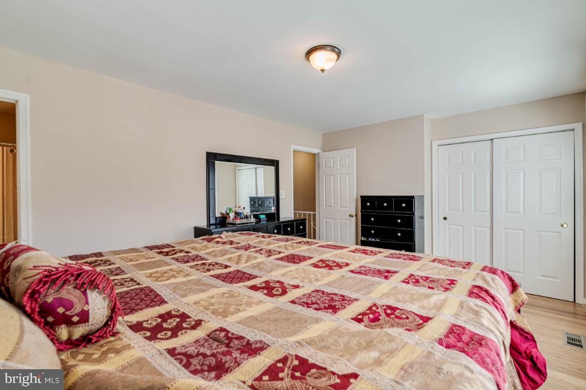 RIVER OAKS - Residential