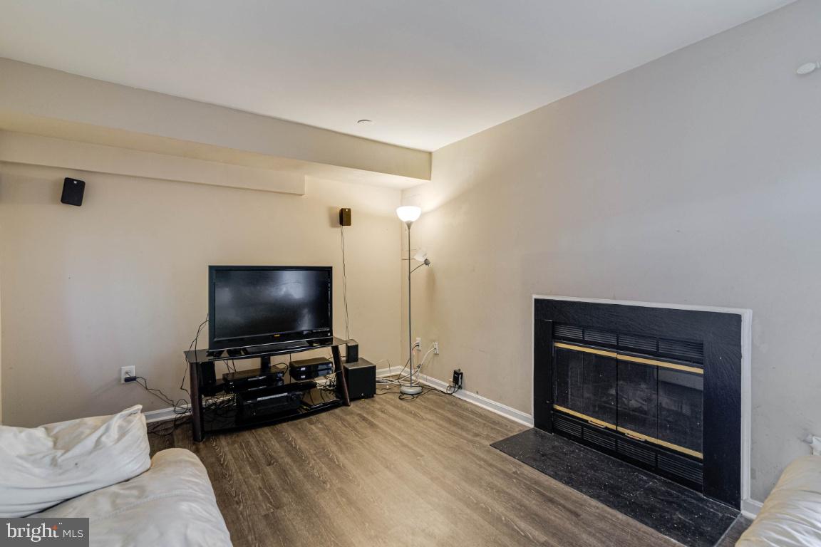 RIVER OAKS - Residential