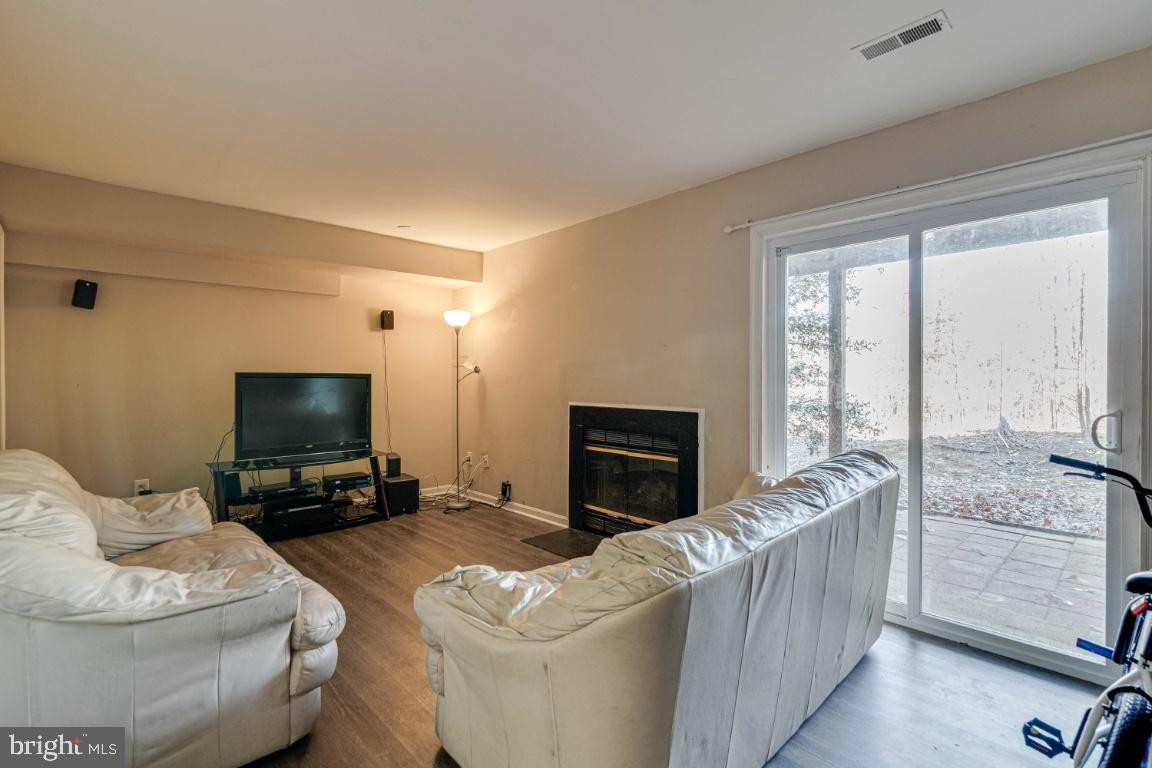 RIVER OAKS - Residential