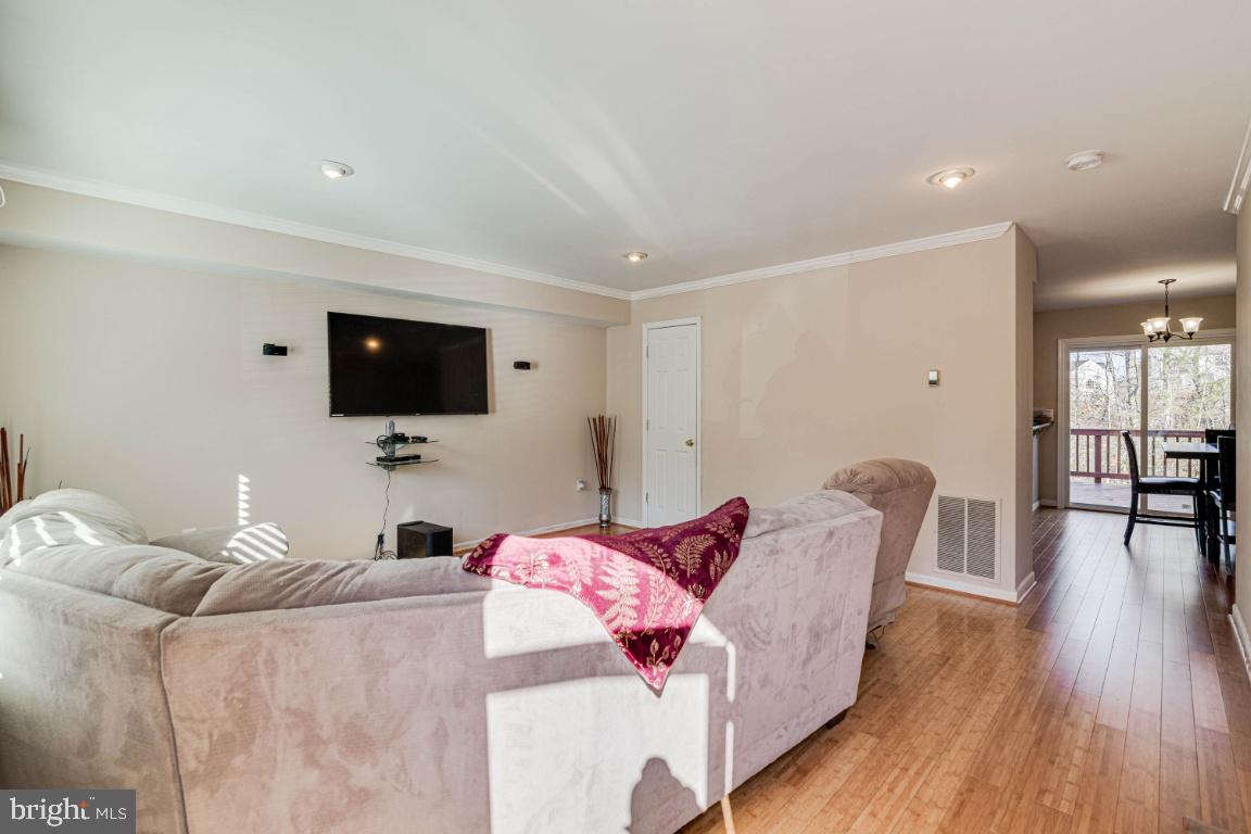 RIVER OAKS - Residential