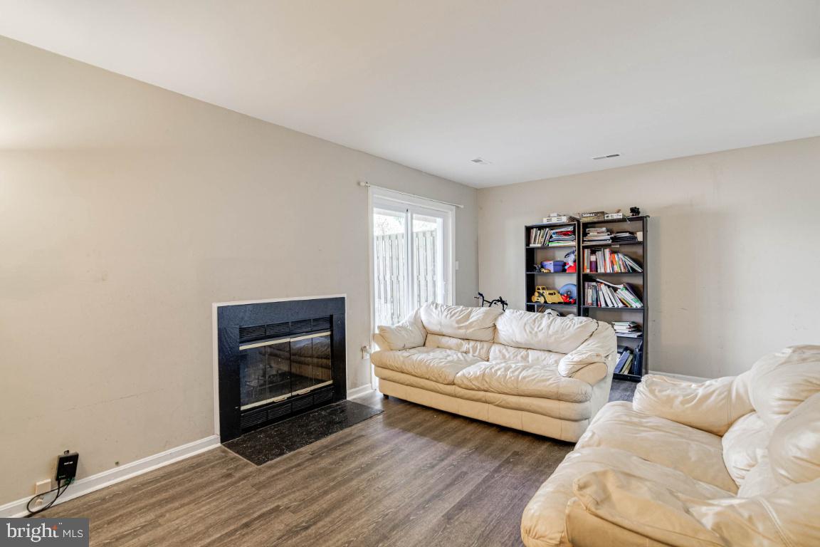 RIVER OAKS - Residential