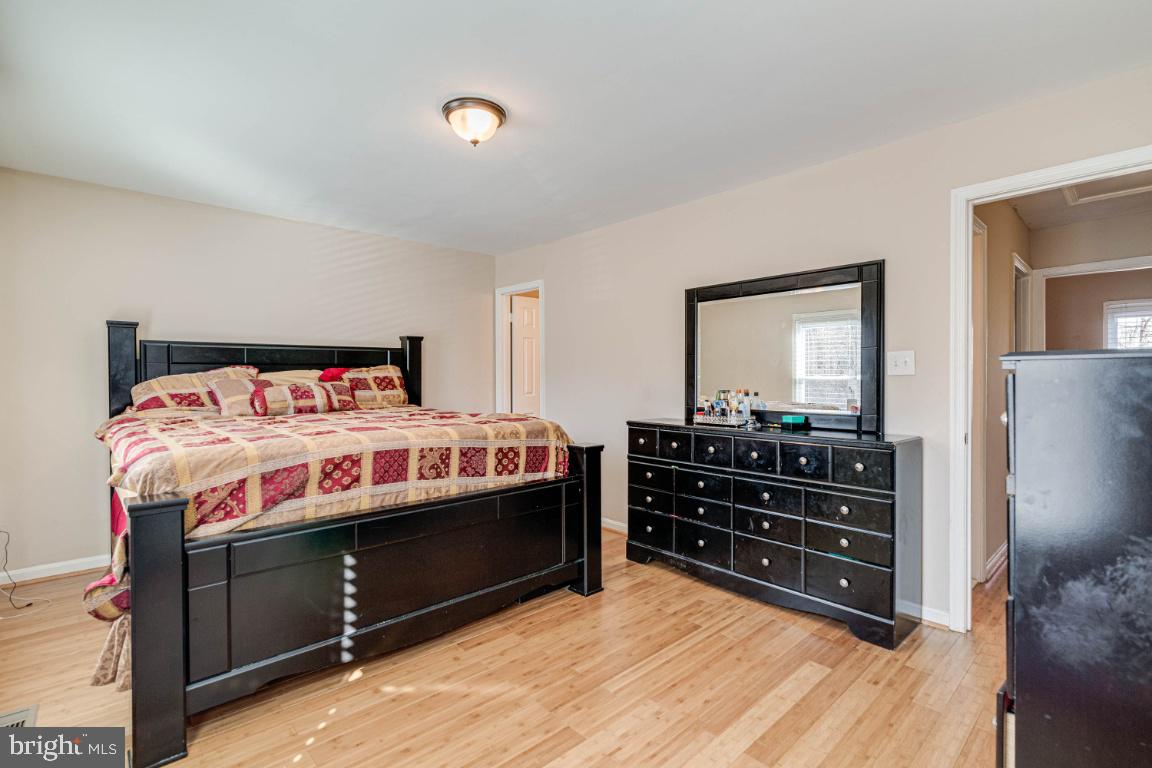 RIVER OAKS - Residential