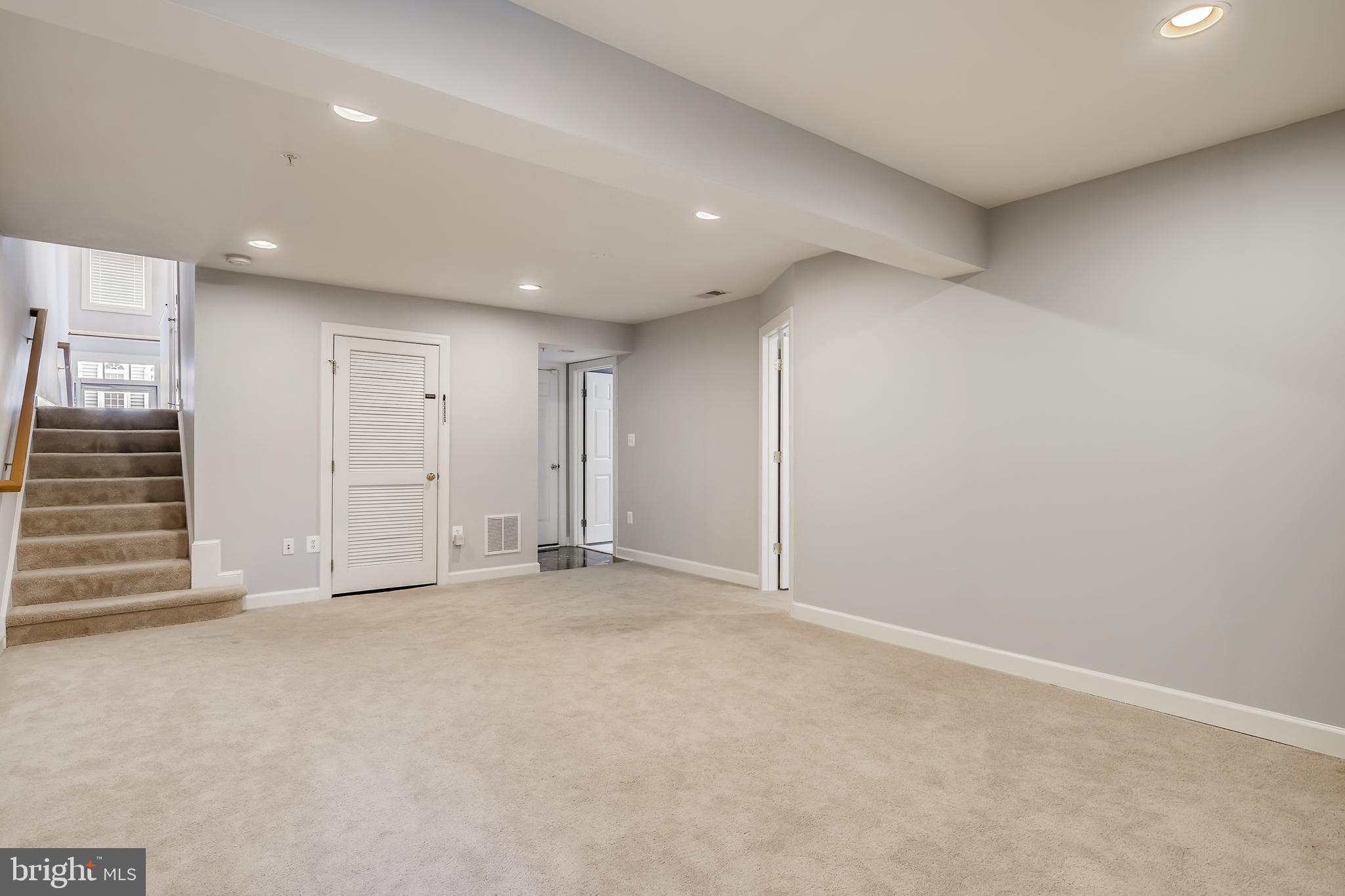 VILLAGES OF DORCHESTER - Residential Lease