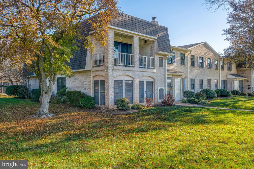 Photo of 216 Valleybrook Drive, Lancaster, PA 17601 (MLS # PALA2043804)