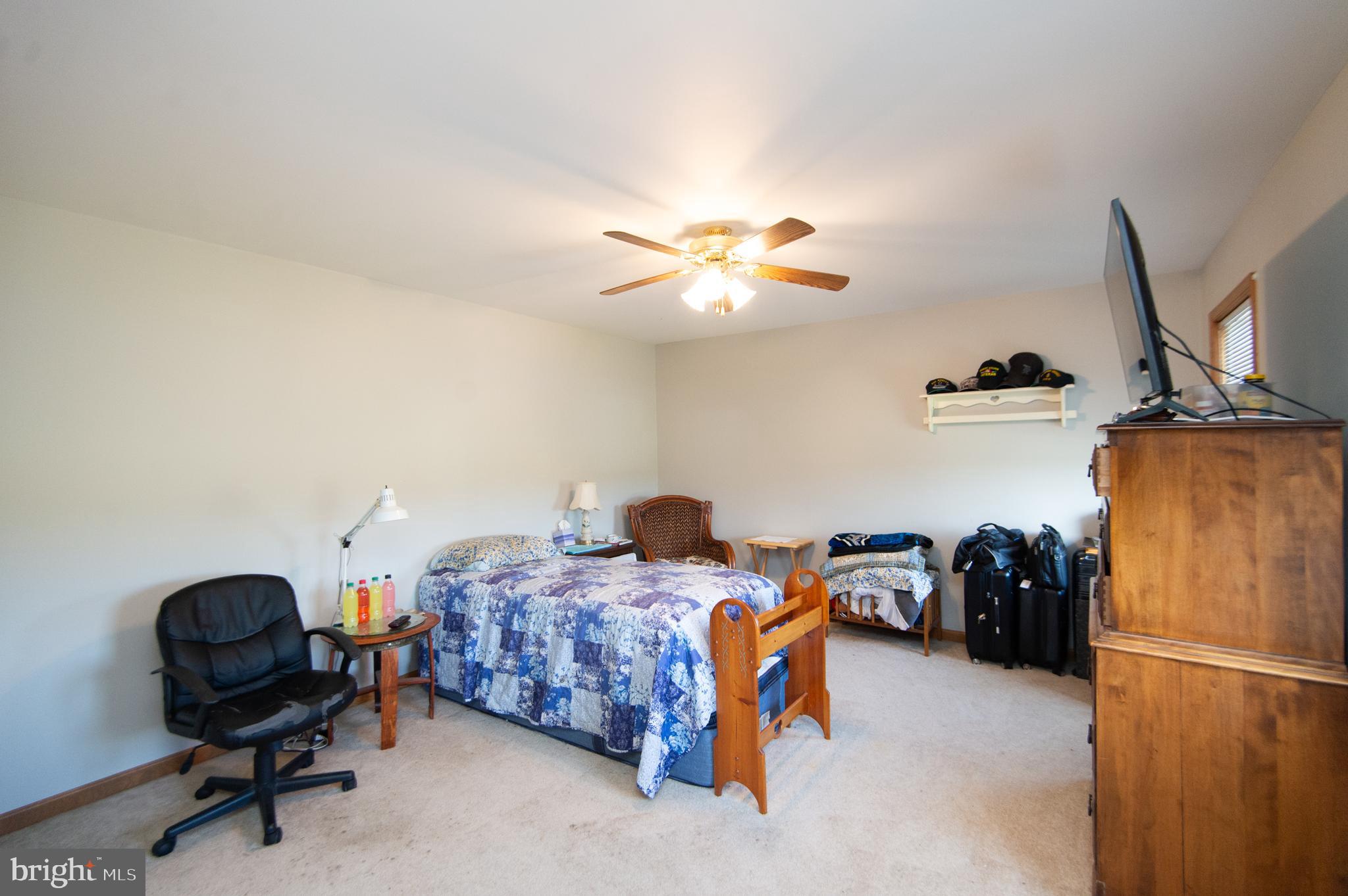 NECK DISTRICT/HUDSON - Residential