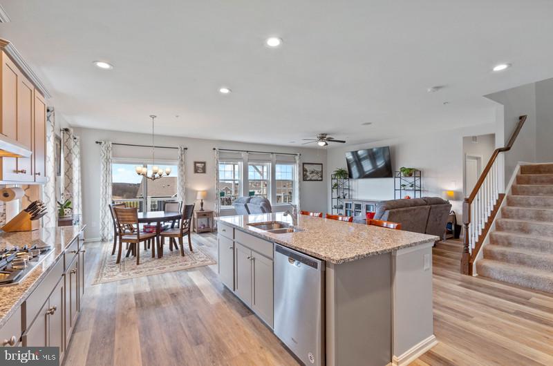 STONEGATE - Residential